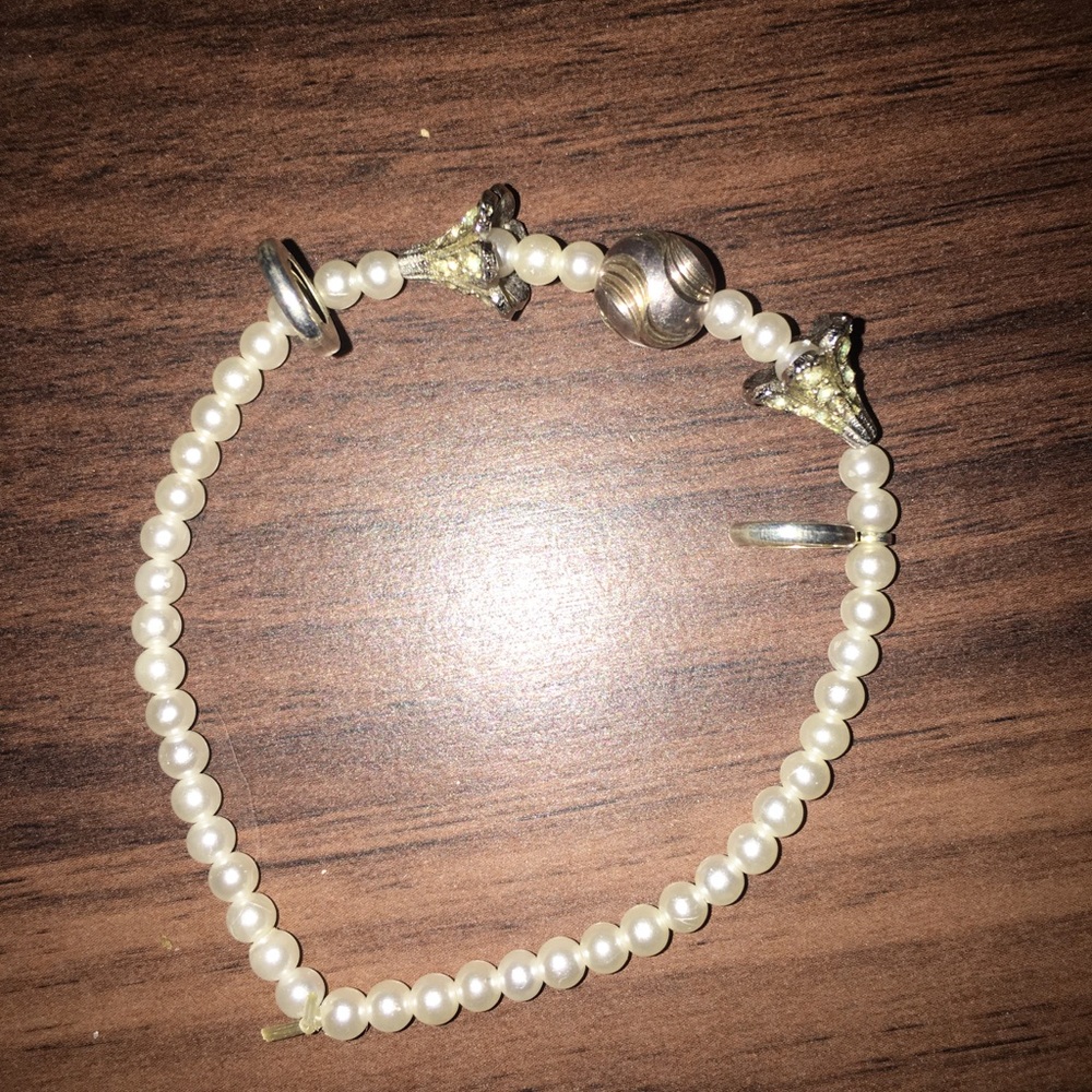 Pearl bracelet